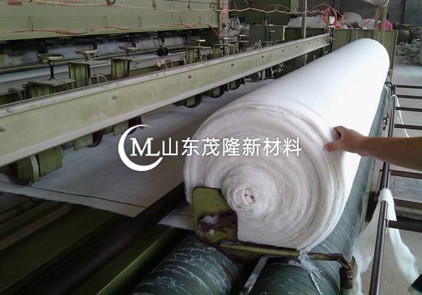 土工布反濾試驗及滲流場計算