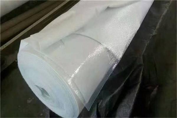 復(fù)合土工布在工程中使用有什么好處？