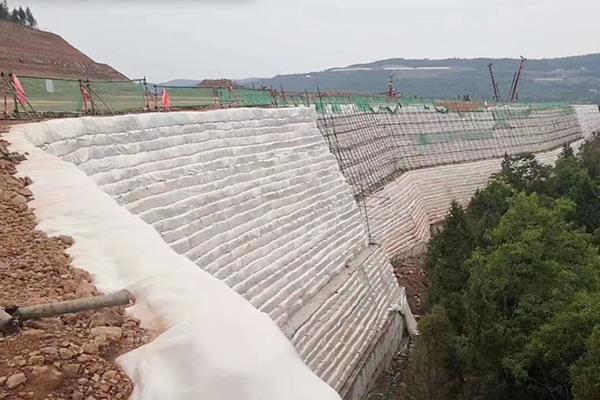 高強加筋土工布的強度指標有哪些內容